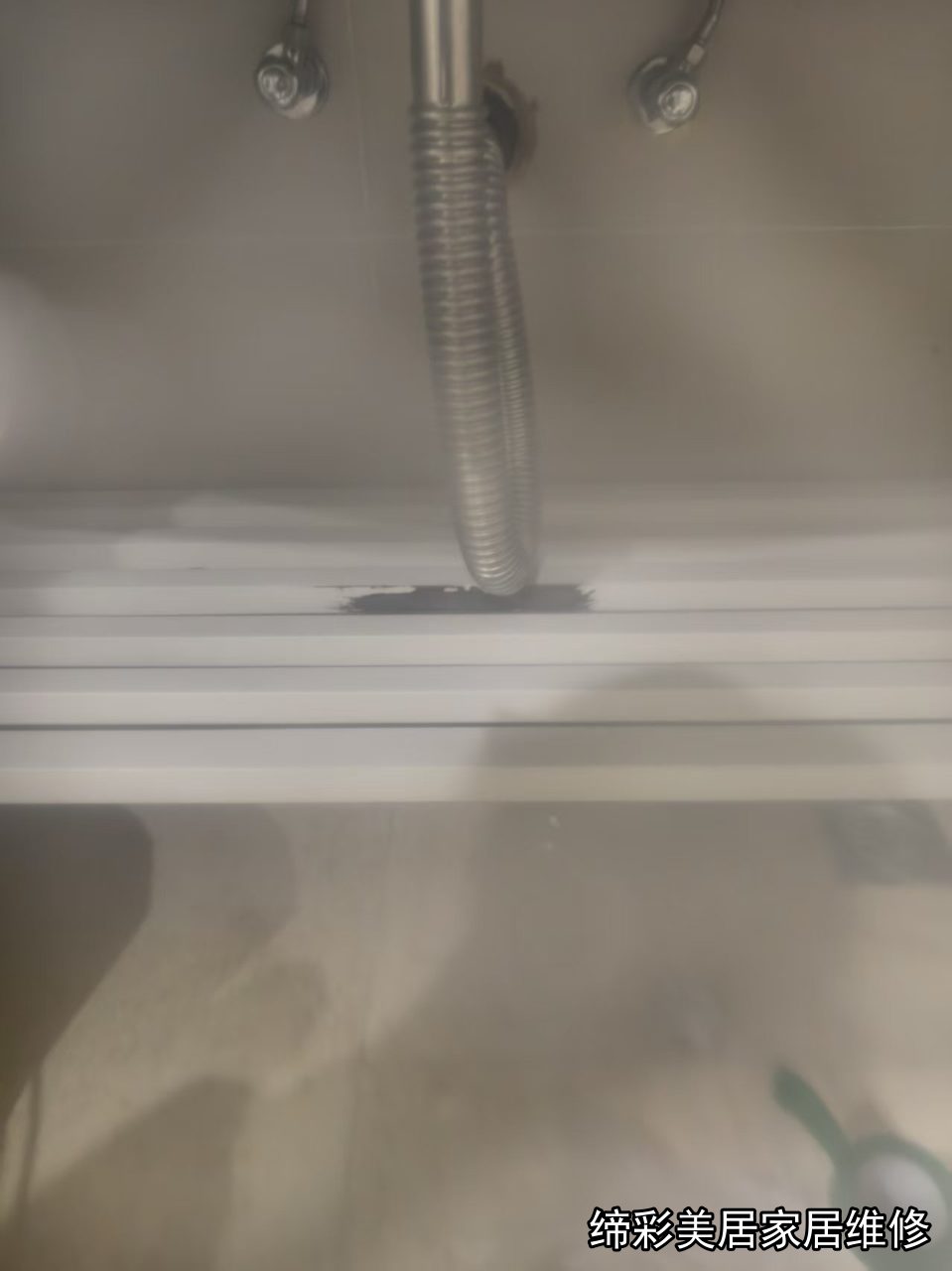 武汉柜子维修修复前
