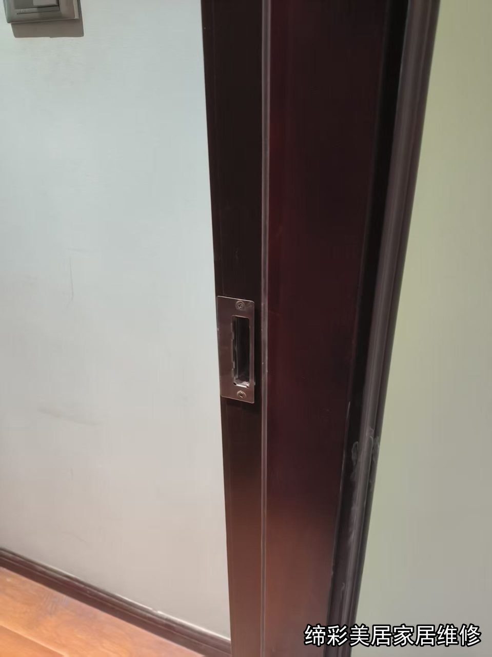 武汉木门维修修复后